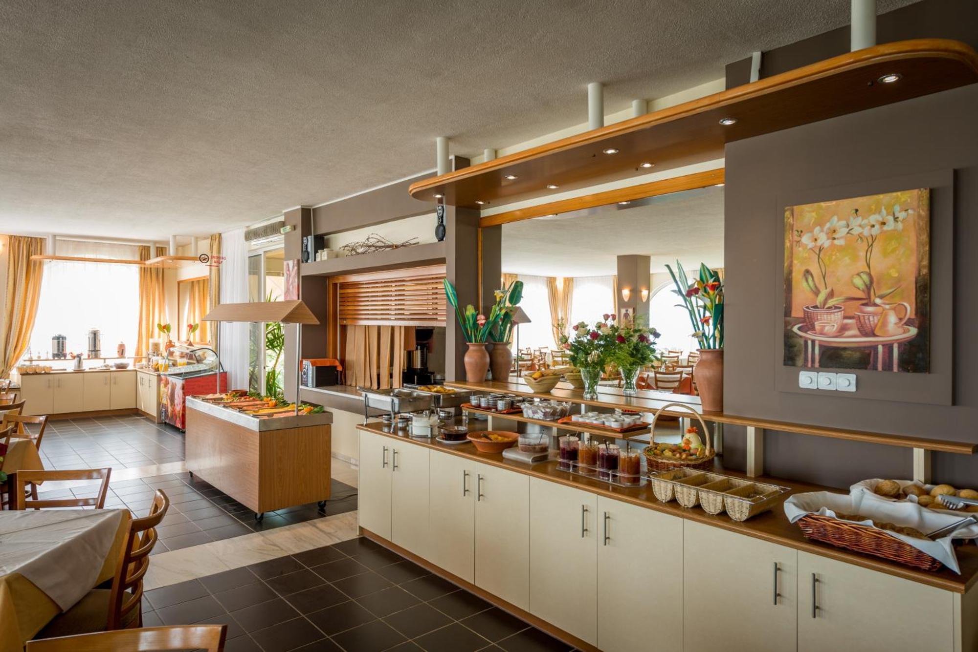Hotel Pavlina Beach Нифорейка Екстериор снимка