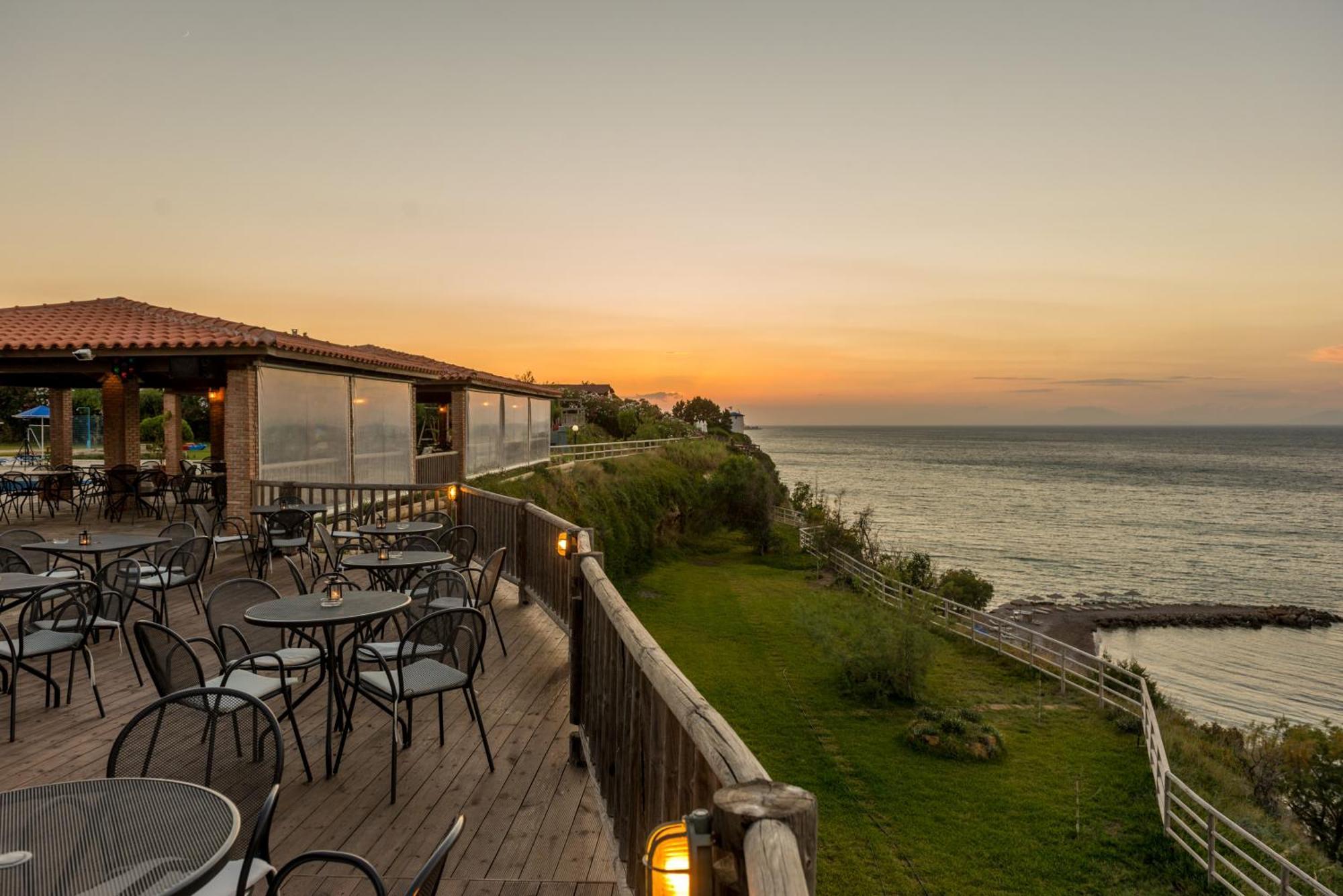 Hotel Pavlina Beach Нифорейка Екстериор снимка