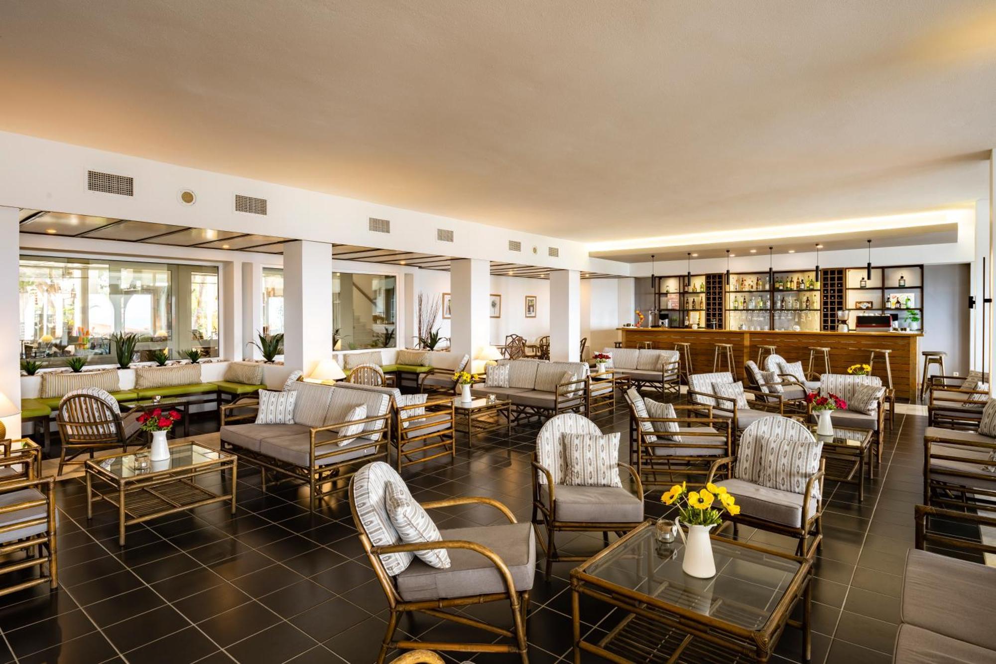 Hotel Pavlina Beach Нифорейка Екстериор снимка